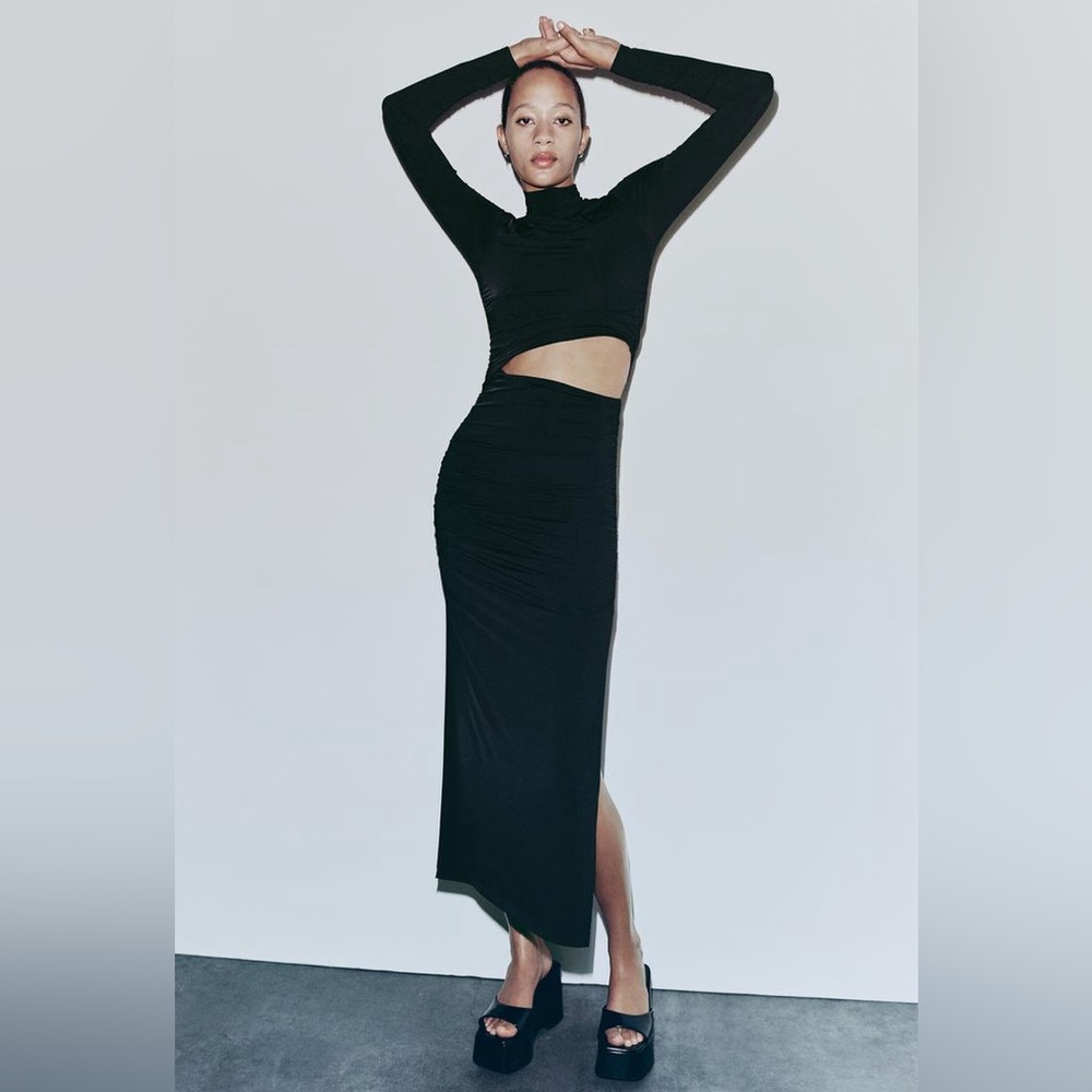 CUT OUT FITTED DRESS